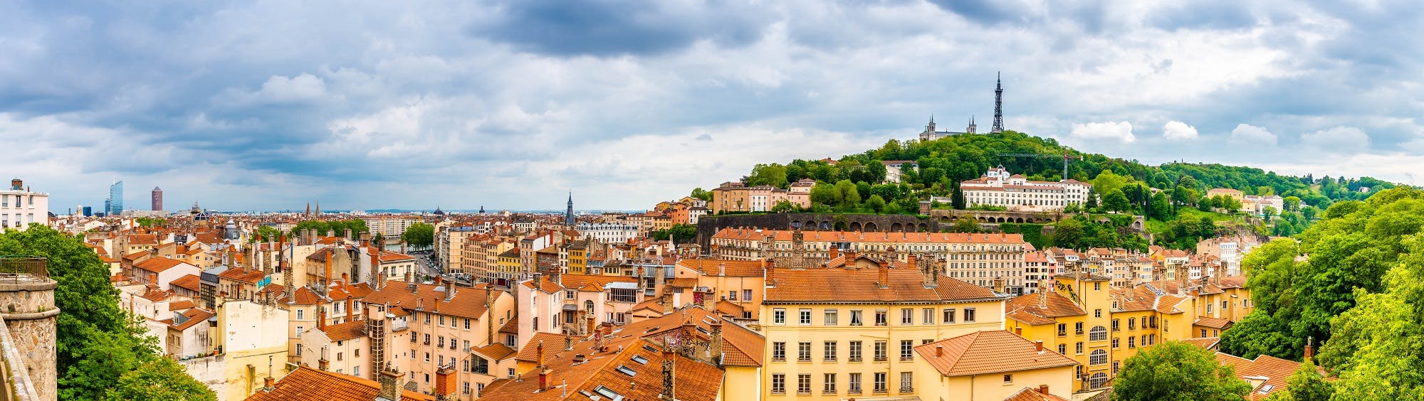 Panorama- und Stadtrundfahrt mit lokalem Restaurantessen in Lyon