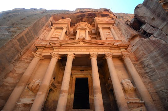 Escursione privata di un'intera giornata a Petra e Wadi Rum da Aqaba