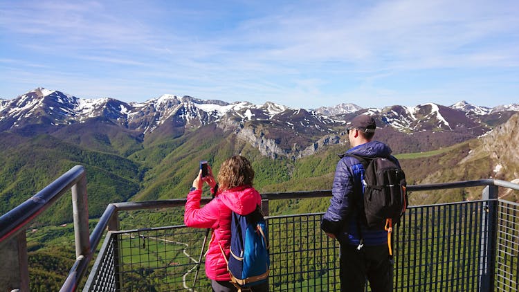 Picos and Potes guided tour from Santander