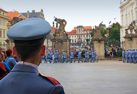 Visite de Prague avec le château, la relève de la garde et une application de réalité augmentée
