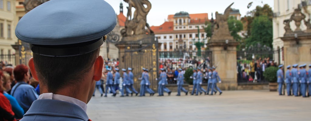 Recorrido por Praga con castillo, cambio de guardia y aplicación móvil de realidad aumentada