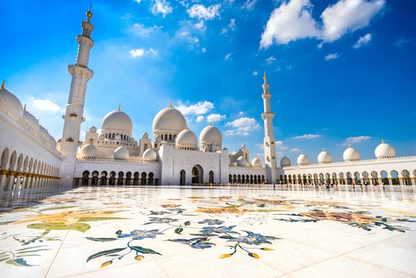 Abu Dhabi-stadstour met een jacht van een uur vanuit Dubai