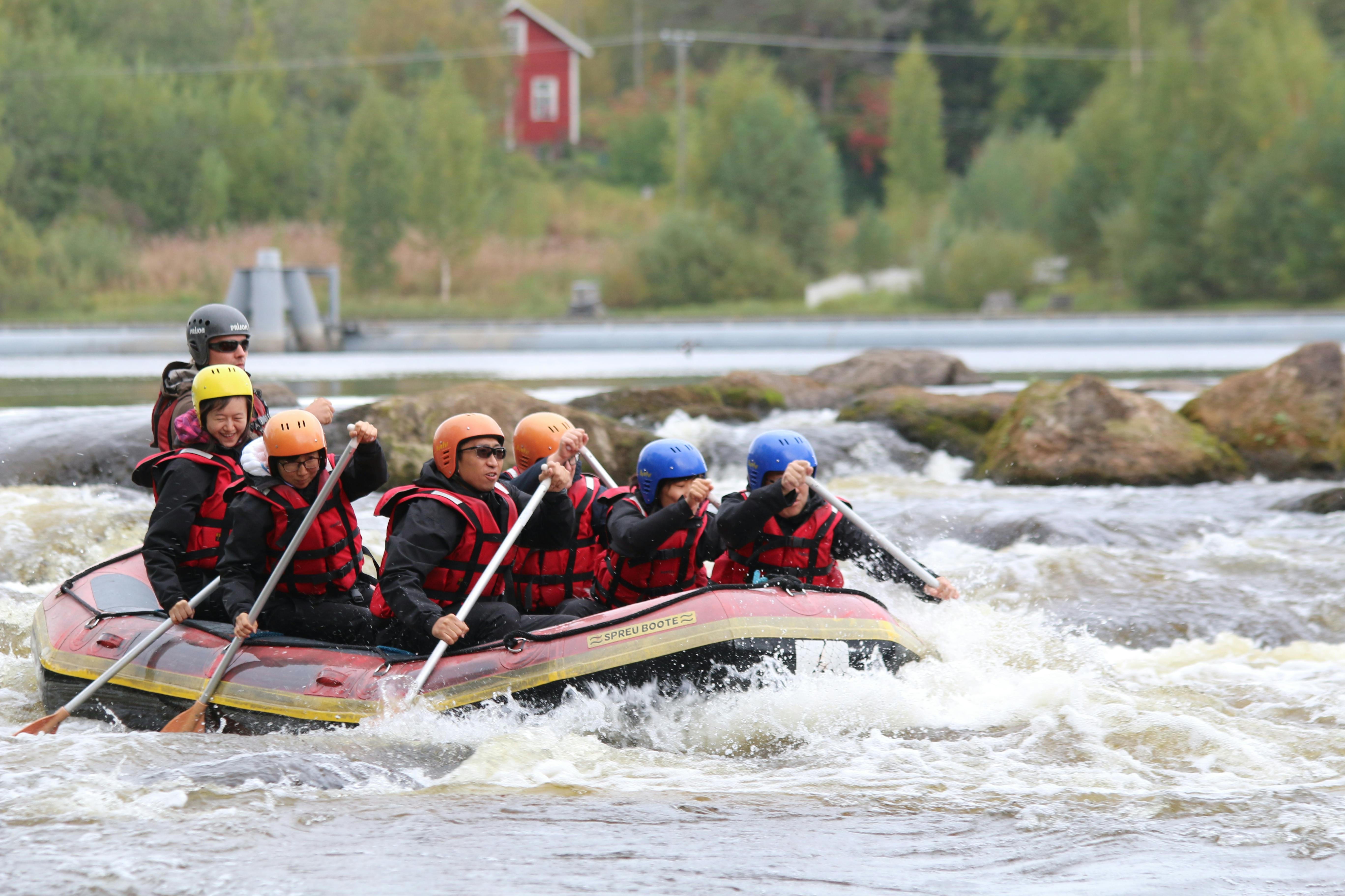 Rafting på Kuusaa-floden