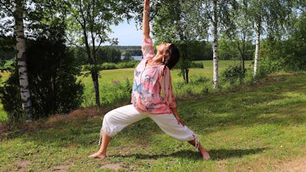 Countryside yoga in nature at Varjola