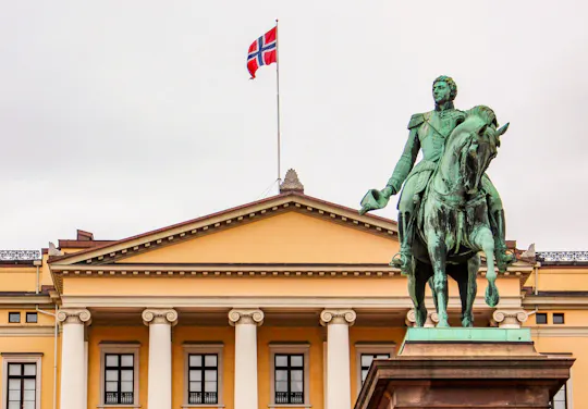 Paseo histórico privado por Oslo con un lugareño