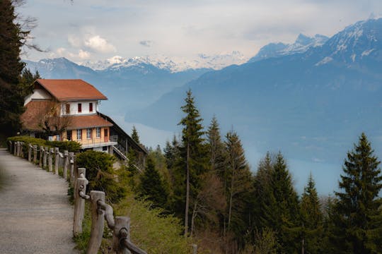Esplora Interlaken in 1 ora con un locale