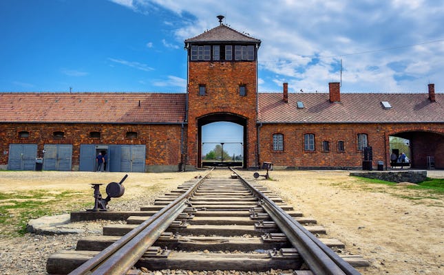 Wycieczka do Muzeum Auschwitz-Birkenau z Krakowa i audioprzewodnik po Wawelu