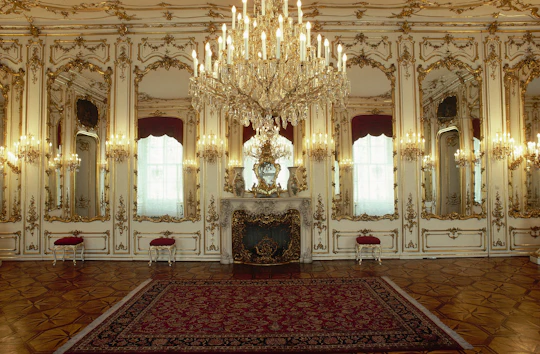 Empress Sisi and Imperial Apartments tour in Vienna