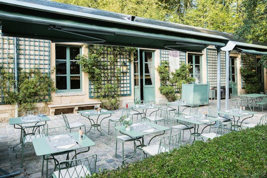 Lunch in the gardens of  Versailles at La Petite Venise restaurant