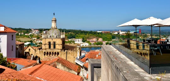 Caminhada de descoberta autoguiada das catedrais de Coimbra e dos copos-de-leite