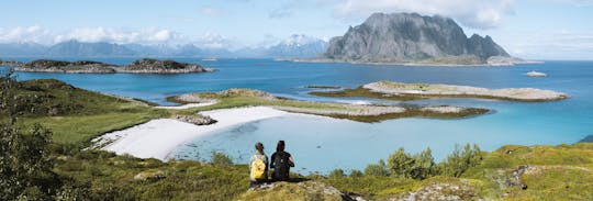 Åk ut på en segling, vandring och fiske i Skrova