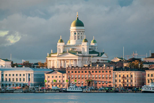 Art and culture tour in Helsinki with a local