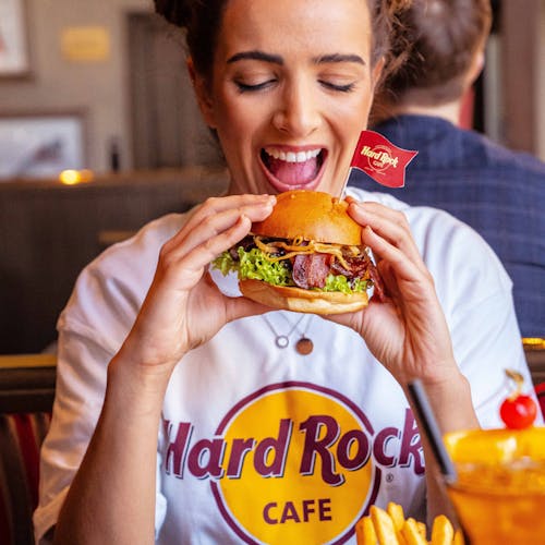 Hard Rock Cafe Брюссель: приоритетное размещение с едой Билет - 2