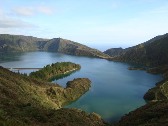 Excursion d'une demi-journée en jeep à Lagoa do Fogo au départ de São Miguel