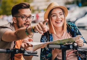 Visita guiada de E-Scooter à Cracóvia com degustação de comida