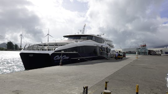 Biglietto traghetto veloce Cat Cocos da e per l'isola di Mahé e l'isola di Praslin