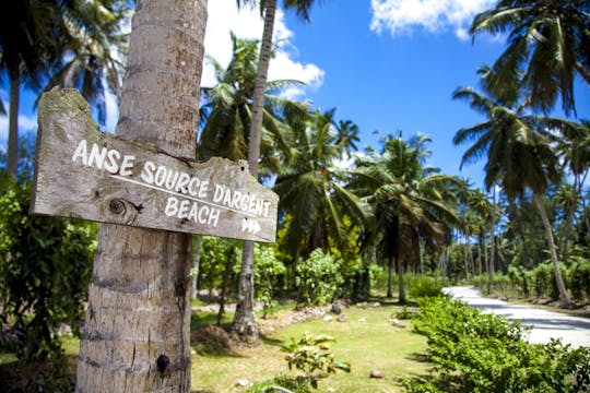 La Digue en bateau et à vélo depuis Mahé et Praslin