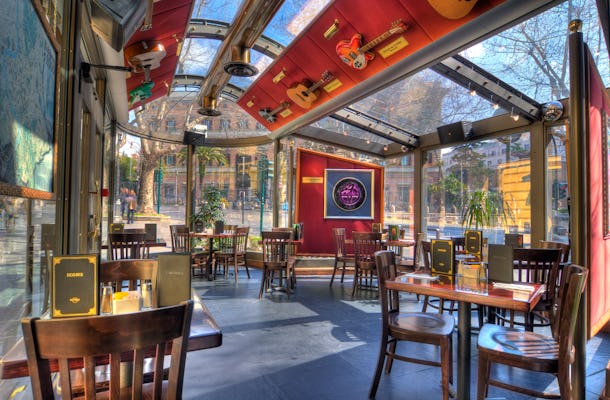 Prenotazione prioritaria tavolo con menu all'Hard Rock Cafe di Roma