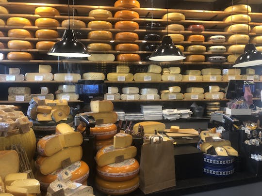 Tour privato di Gouda, streghe e formaggio per l'intera giornata