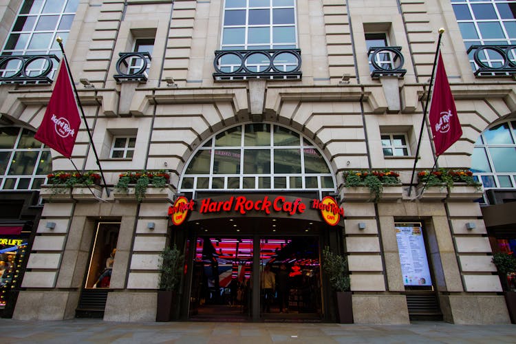 Hard Rock Cafe Piccadilly Circus: priority seating with meal