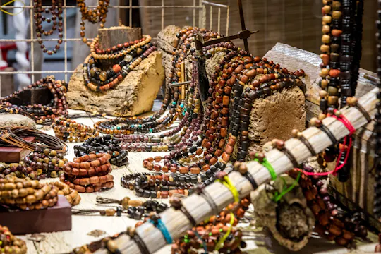 Visita nocturna a la ciudad de Ibiza con el mercadillo hippy de Las Dalias