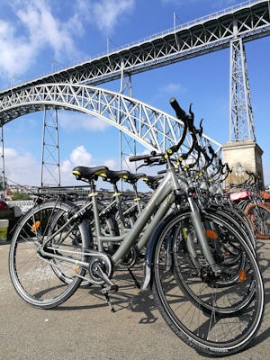 Cidade velha do Porto e passeio de bicicleta à beira-rio