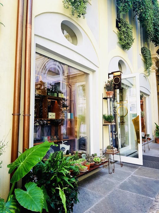 Tour de compras glamour en Turín con cóctel en piazza