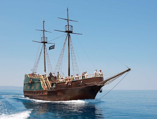 Relajante paseo en barco por Rethymnon
