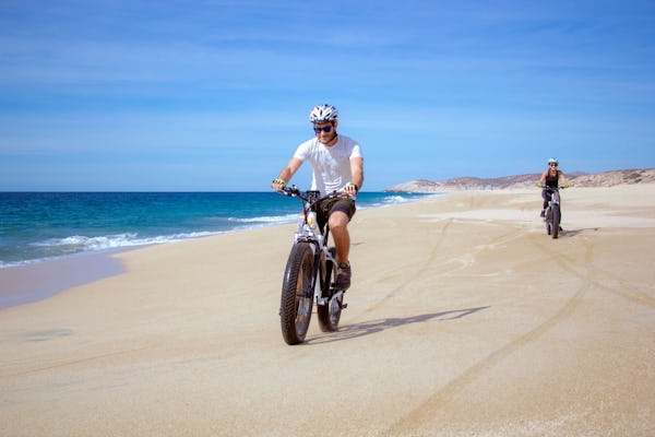 Tour en bicicleta eléctrica por la costa y la playa del Pacífico