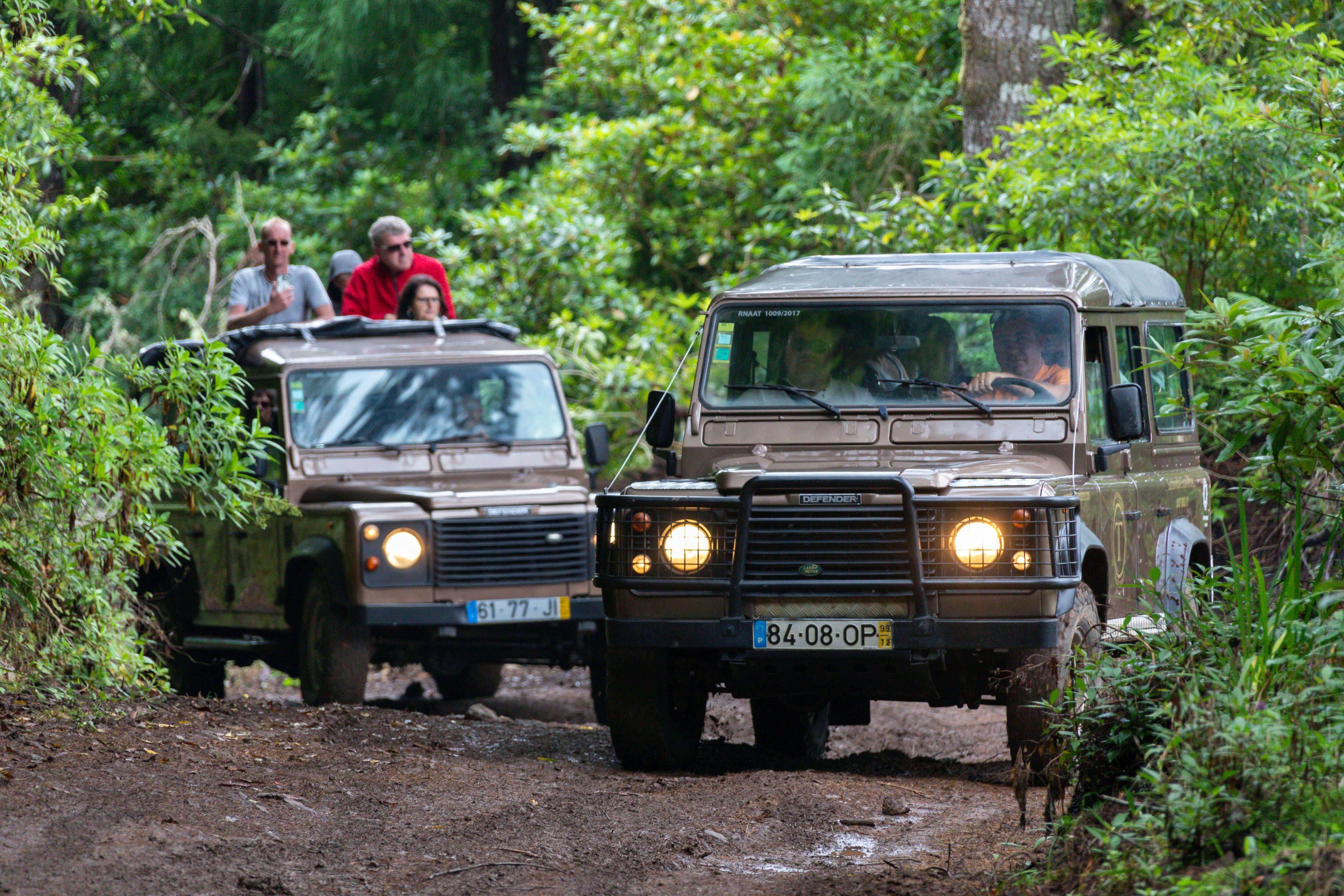 Tour en 4x4 por acantilados, valle y catamarán