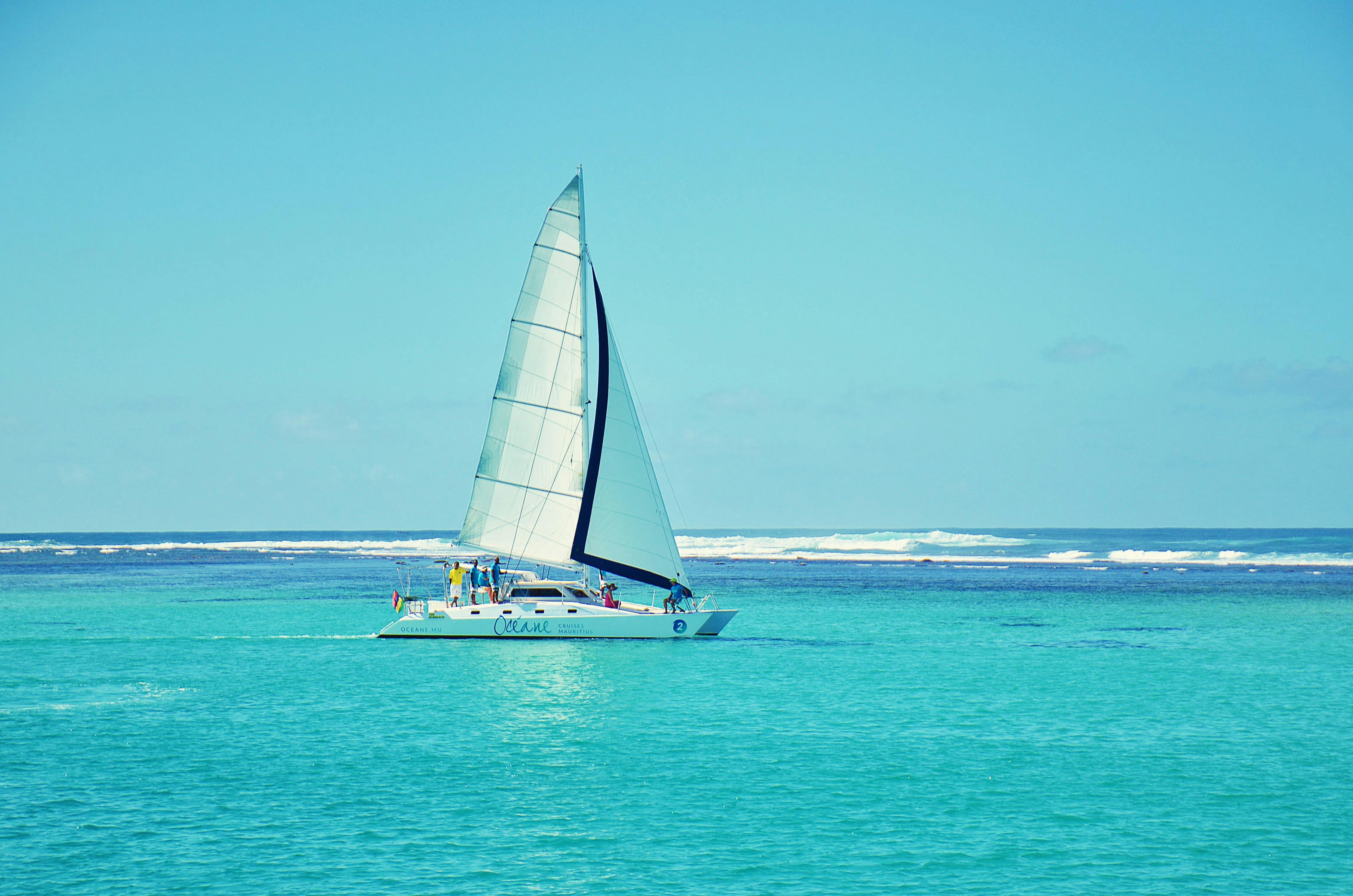 Île aux Bénitiers Catamaran Cruise