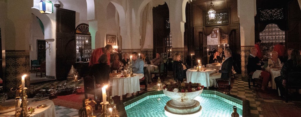 Cena Riad en la Medina de Marrakech con transporte