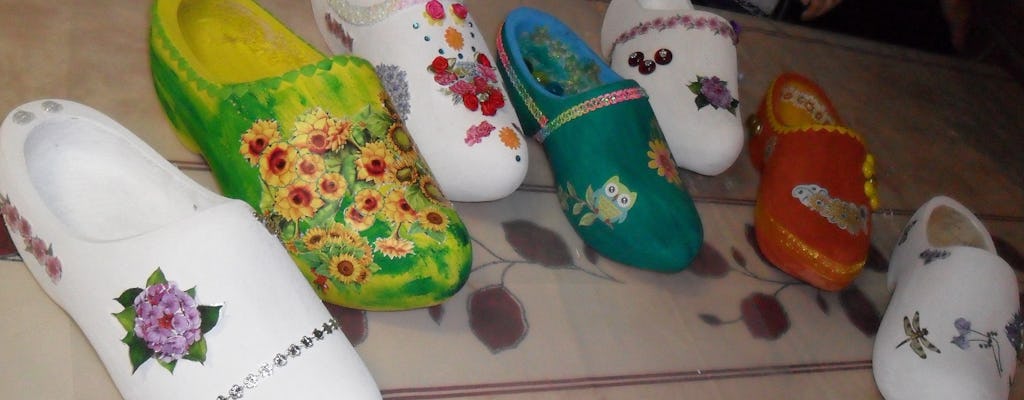 Wooden shoes painting workshop in Volendam