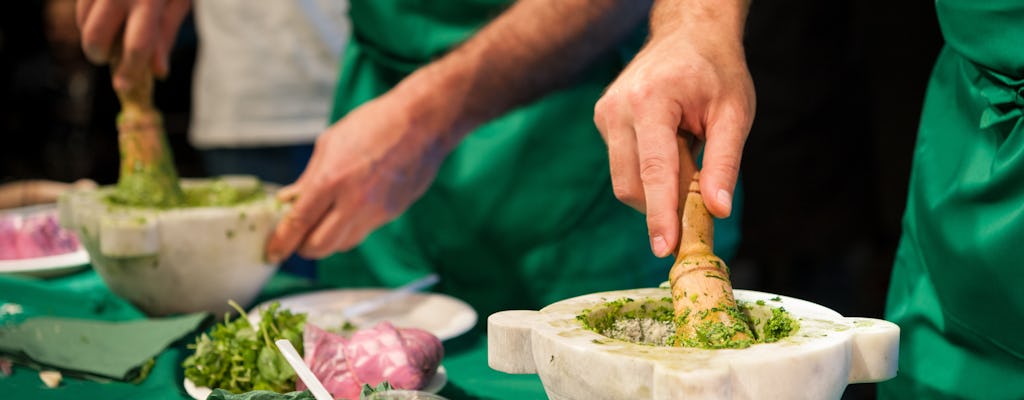 Aula de culinária pesto com almoço em Cinque Terre