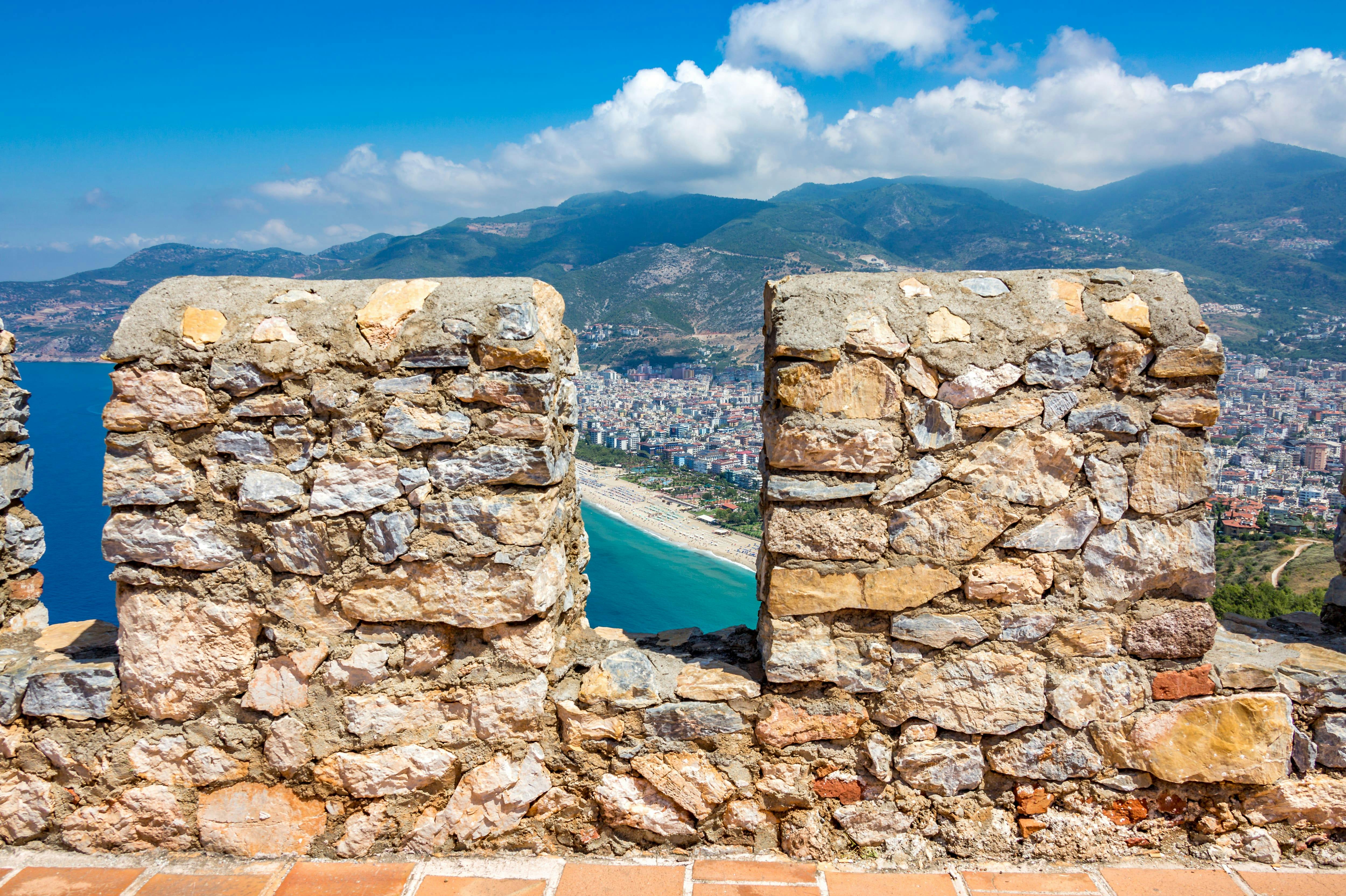 Visita invernal al castillo y la cueva de Alanya con almuerzo