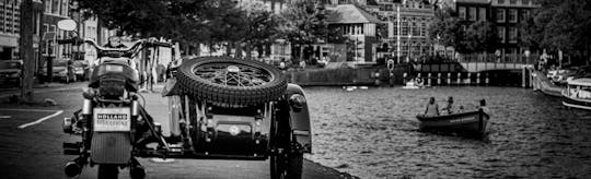 Excursion en moto side-car vintage dans la campagne d'Amsterdam