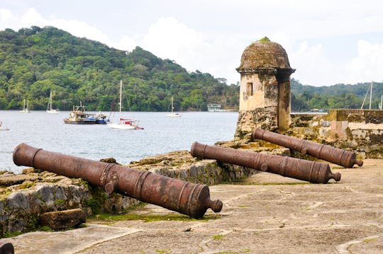 Portobelo, uitbreiding Panamakanaal en treinreis