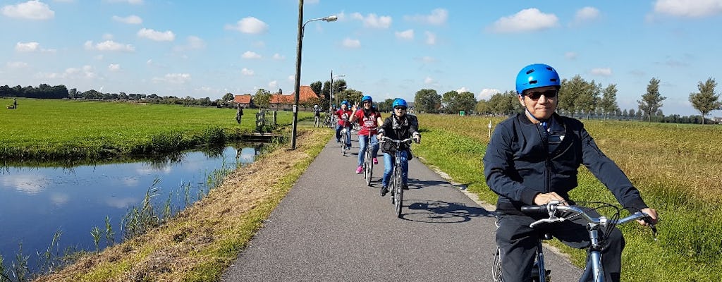 Caminhada autoguiada ou passeio de bicicleta em Katwoude-Volendam