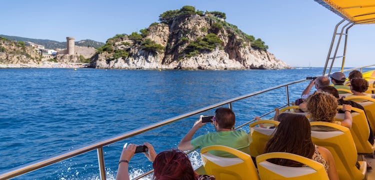 Costa Brava and Tossa de Mar with a panoramic boat ride