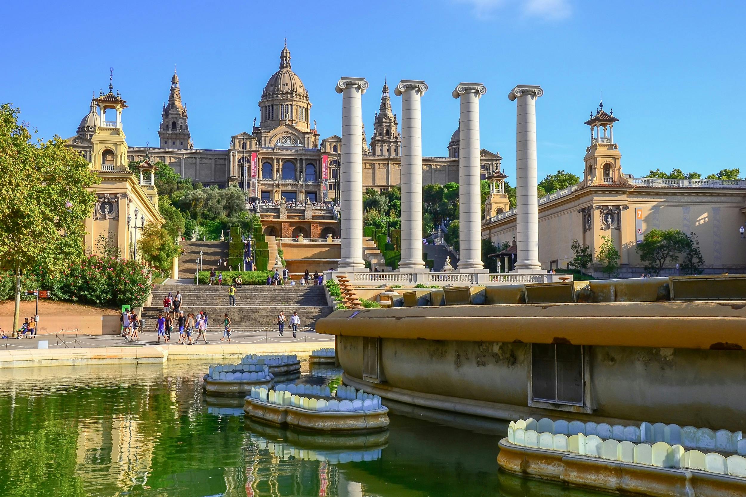Teleférico de Barcelona, visita ao Castelo de Montjuic e show da Fonte Mágica