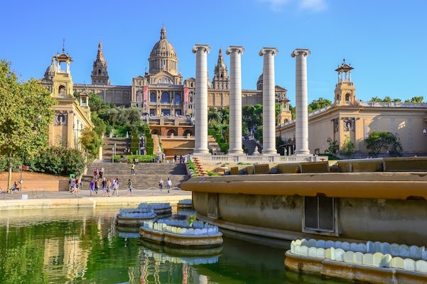 Kolejka linowa w Barcelonie, Castell de Montjuïc i pokaz magicznej fontanny