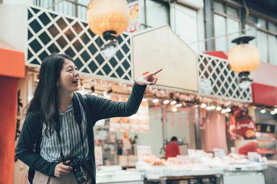 Kuromon Market food walking tour in Osaka