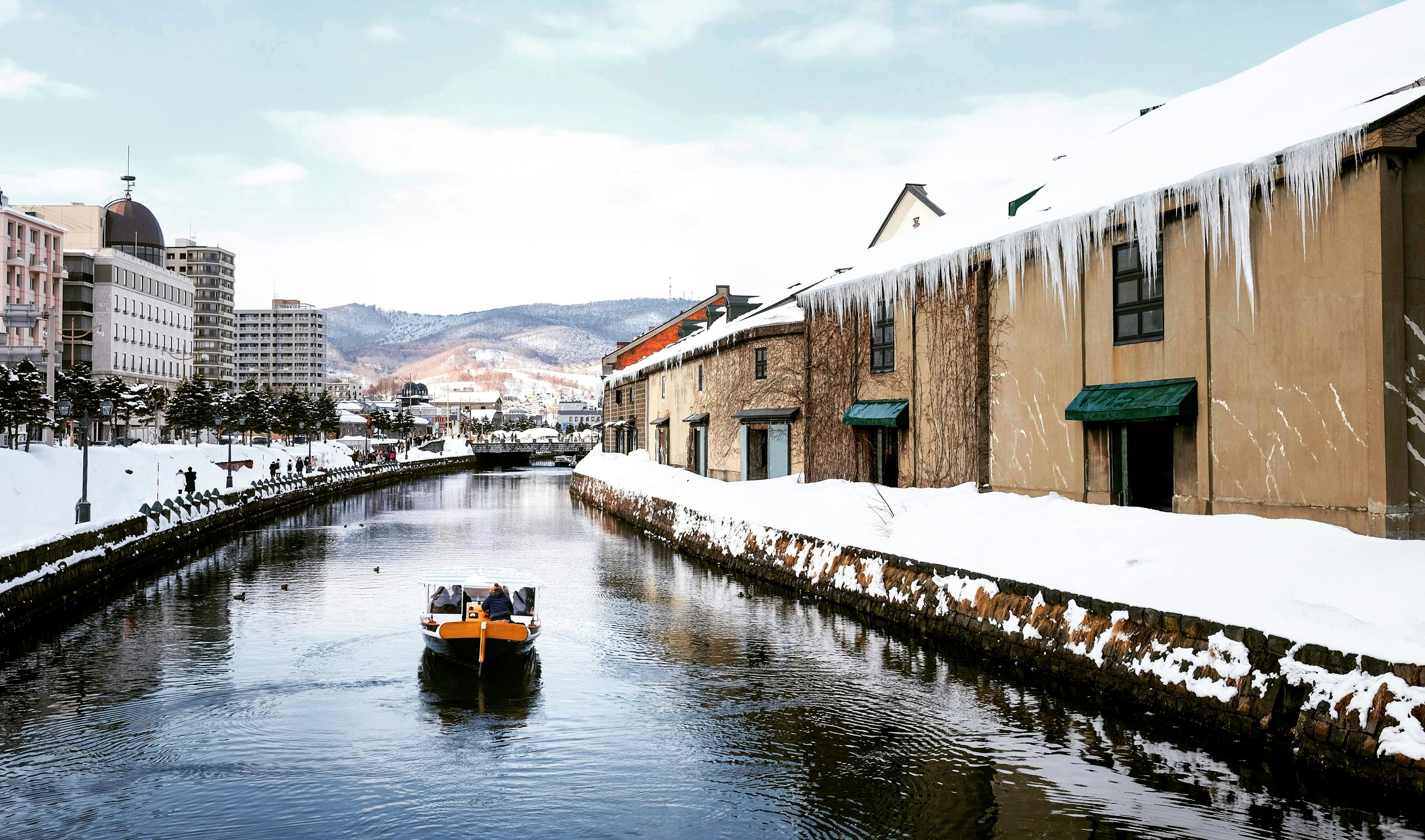 Otaru Walking and Street Food Tour in Hokkaido