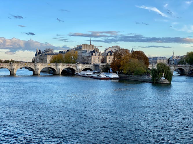 Paris mysteries and legends tour with guide on your smartphone