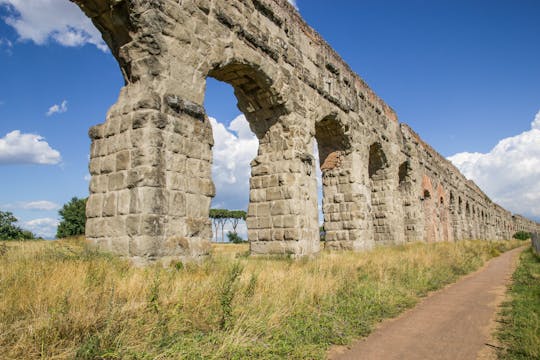 Tour privado en bicicleta eléctrica por Appian Way, catacumbas y acueductos