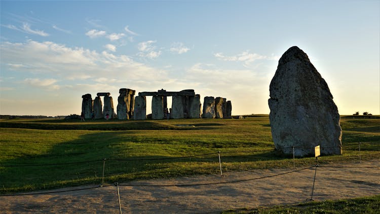 Stonehenge private immersive audio walking tour