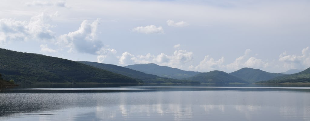 Visite privée du lac Sioni à travers la forêt de fées de Sabaduri au départ de Tbilissi