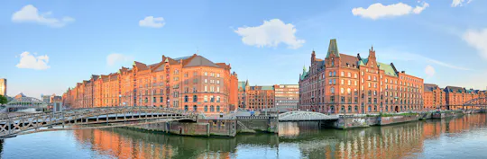 Guided tour through Hamburg's Old Town with highlights