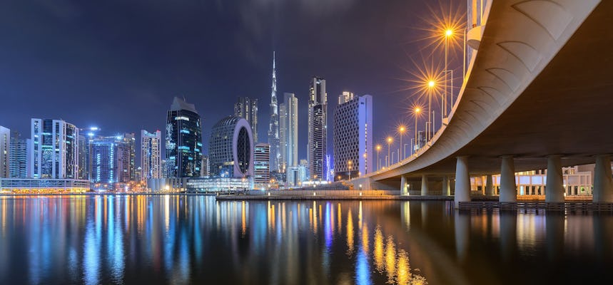 Luxuriöse Dinner-Kreuzfahrt auf dem Dubai Canal mit optionalem Transfer und Getränken