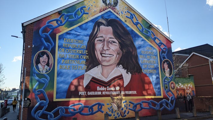 Recorrido a pie combinado por el Belfast ecléctico y los murales políticos